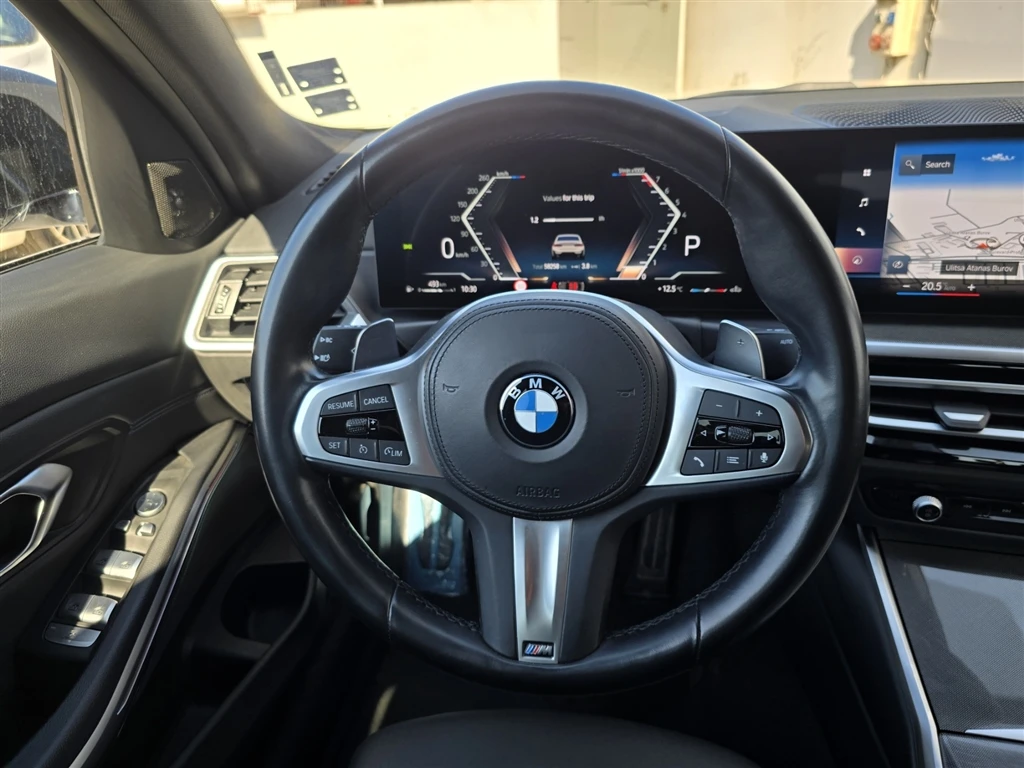 BMW 330 xDrive Sedan, снимка 8 - Автомобили и джипове - 54135044
