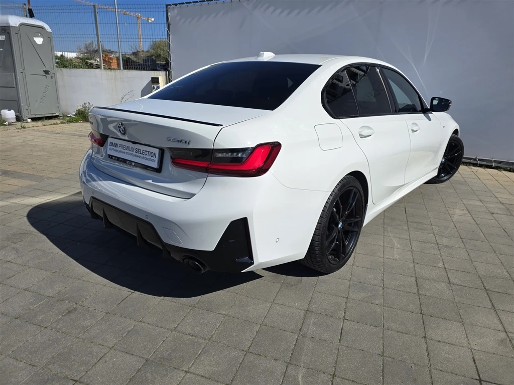 BMW 330 xDrive Sedan, снимка 2 - Автомобили и джипове - 54135044