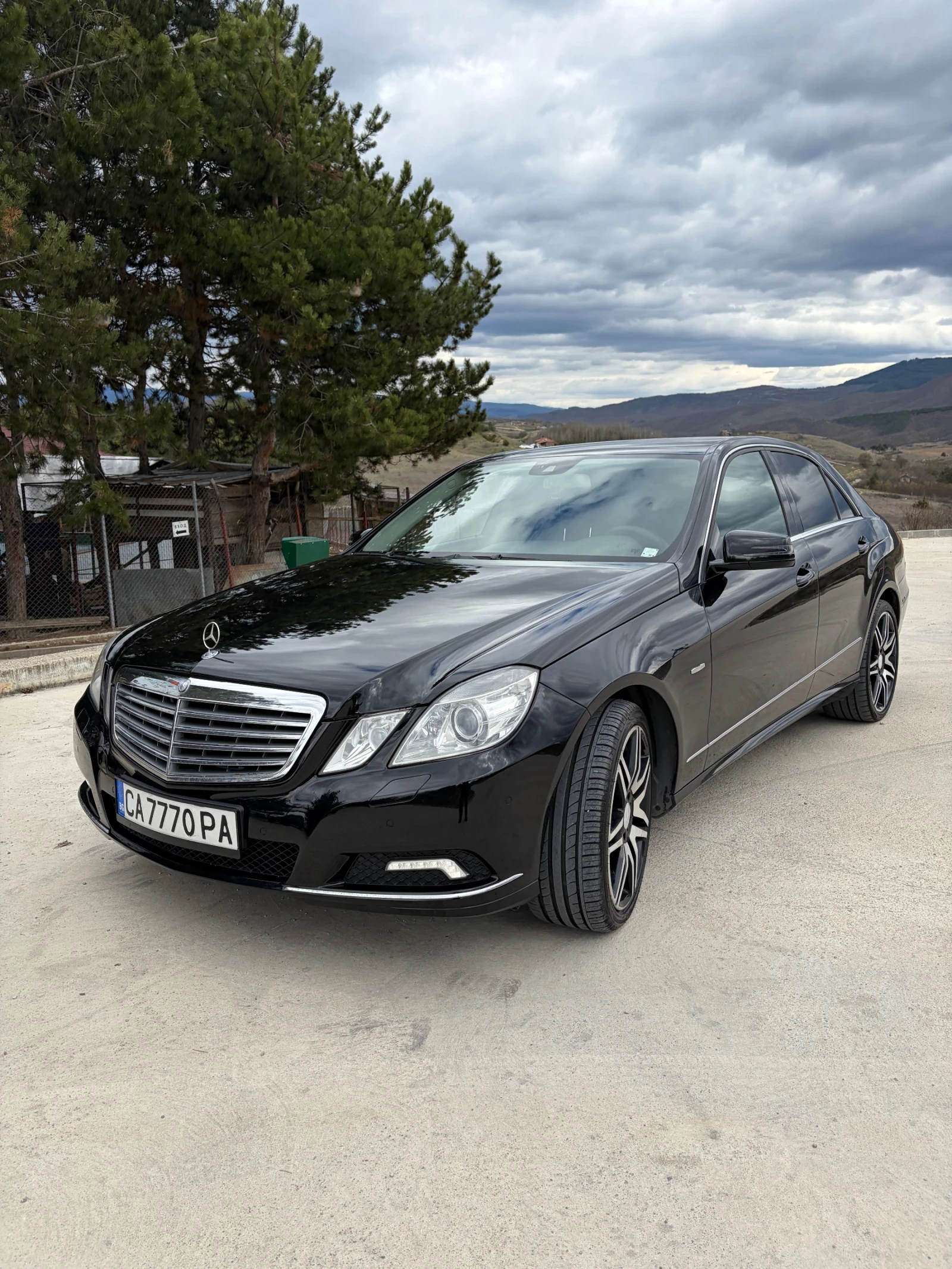 Mercedes-Benz E 250, снимка 5 - Автомобили и джипове - 54177176