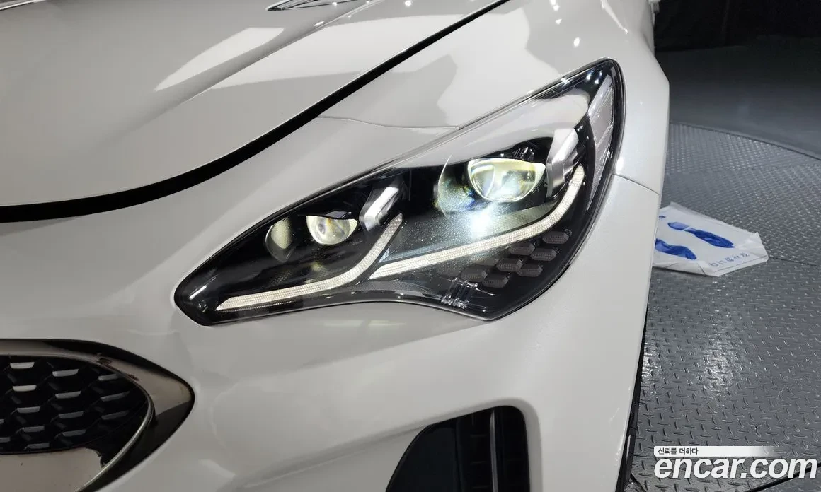 Kia Stinger Platinum AWD| AMBIENT | 360 | HEADS UP | ОБДУХВАНЕ, снимка 14 - Автомобили и джипове - 55074862