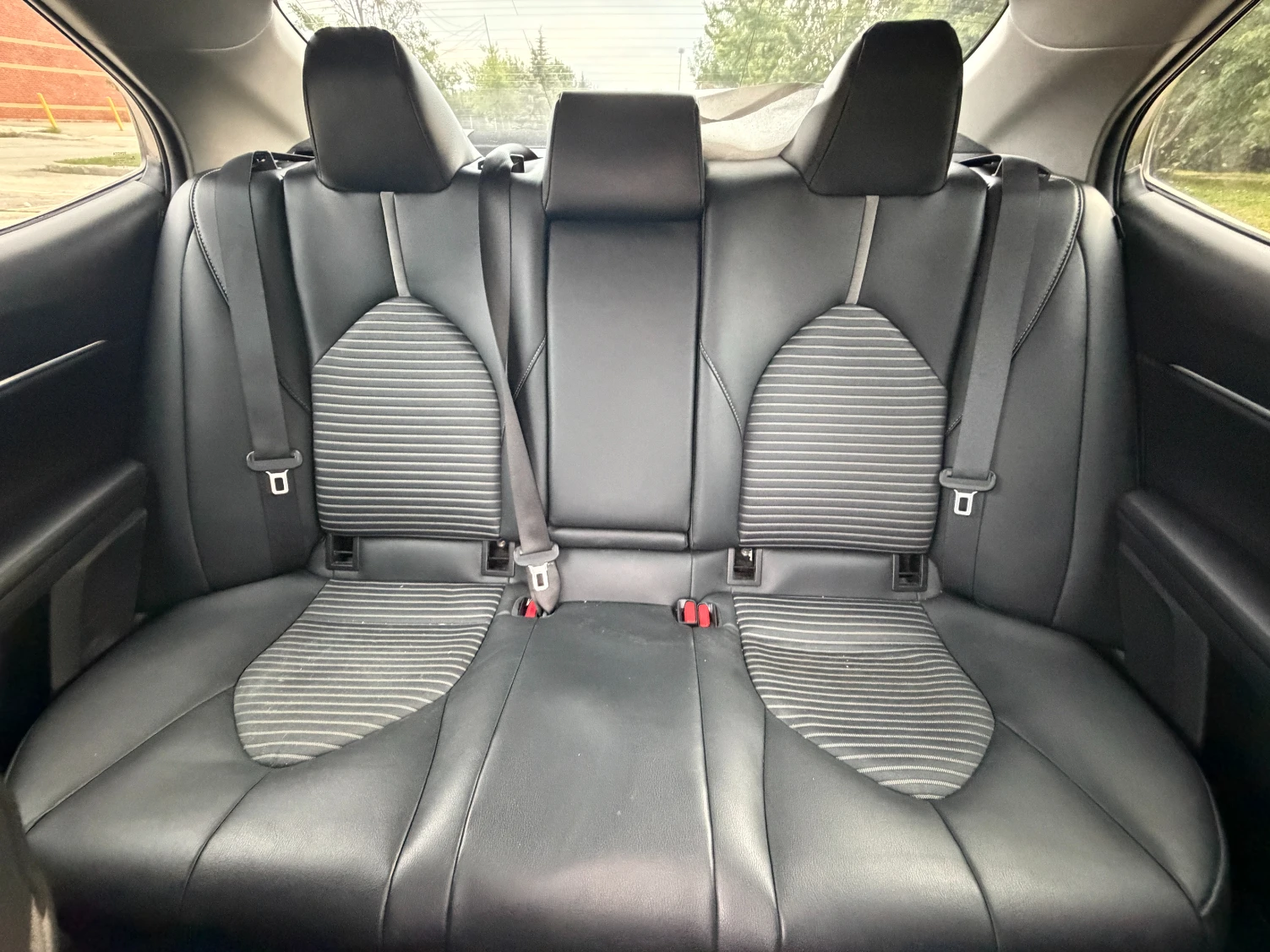 Toyota Camry Hybrid, снимка 16 - Автомобили и джипове - 55089250