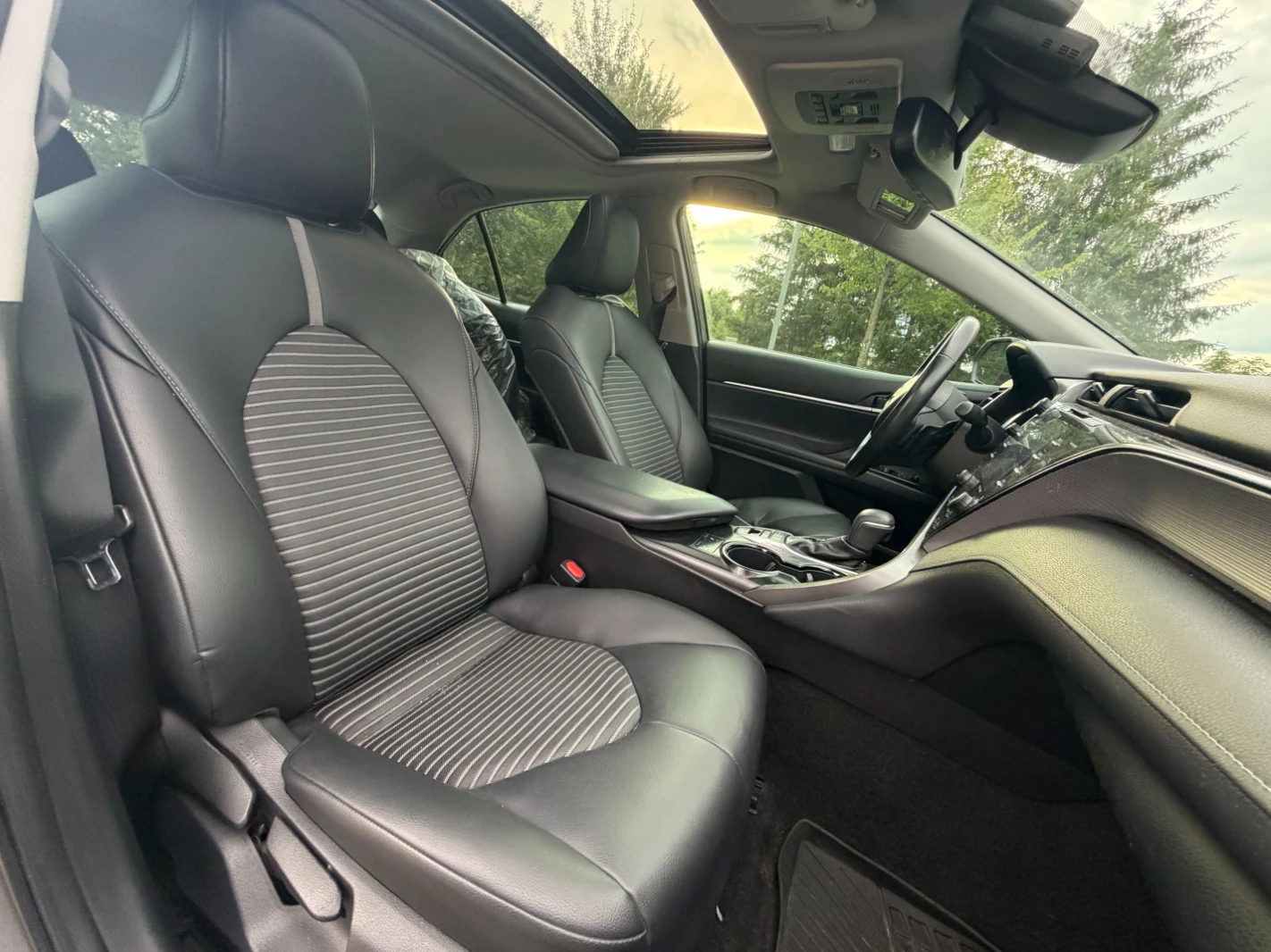 Toyota Camry Hybrid, снимка 12 - Автомобили и джипове - 55089250