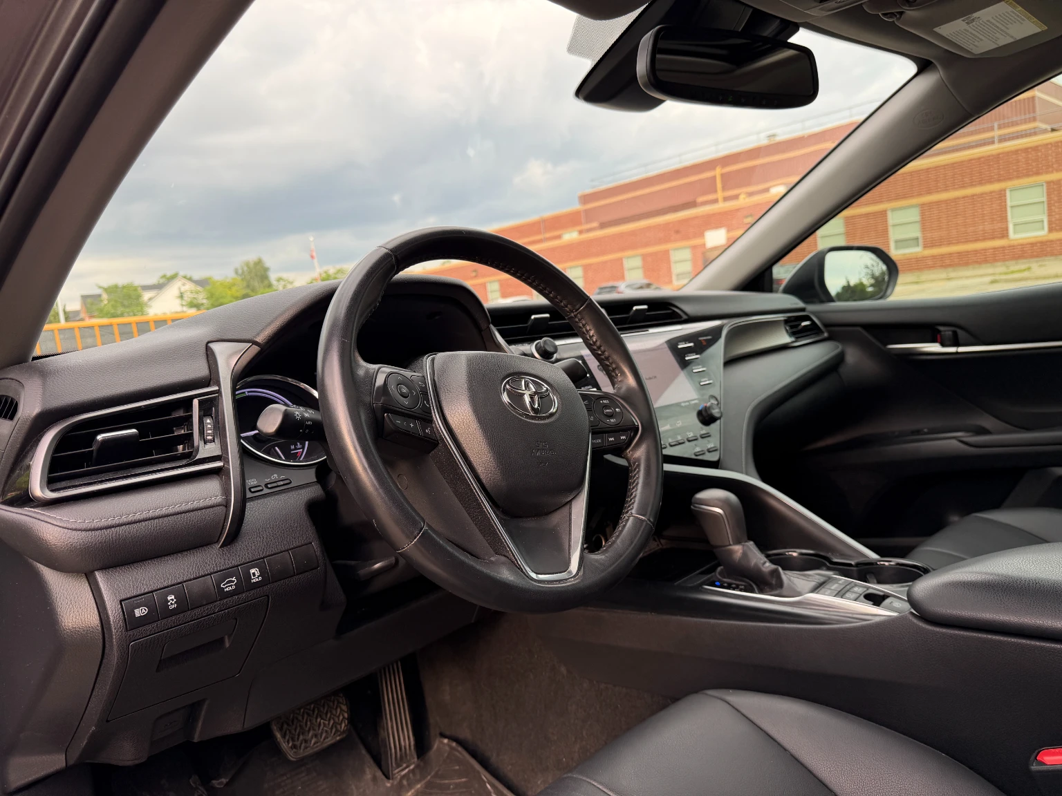 Toyota Camry Hybrid, снимка 9 - Автомобили и джипове - 55089250