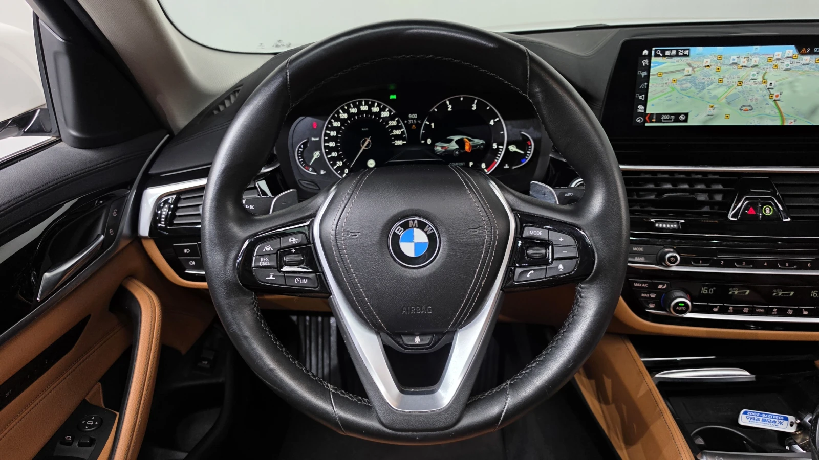 BMW 520 HUD* BLIND SPOT* ЕЛ. БАГАЖНИК* ЛЮК* КРАЙНА ЦЕНА, снимка 14 - Автомобили и джипове - 55435480