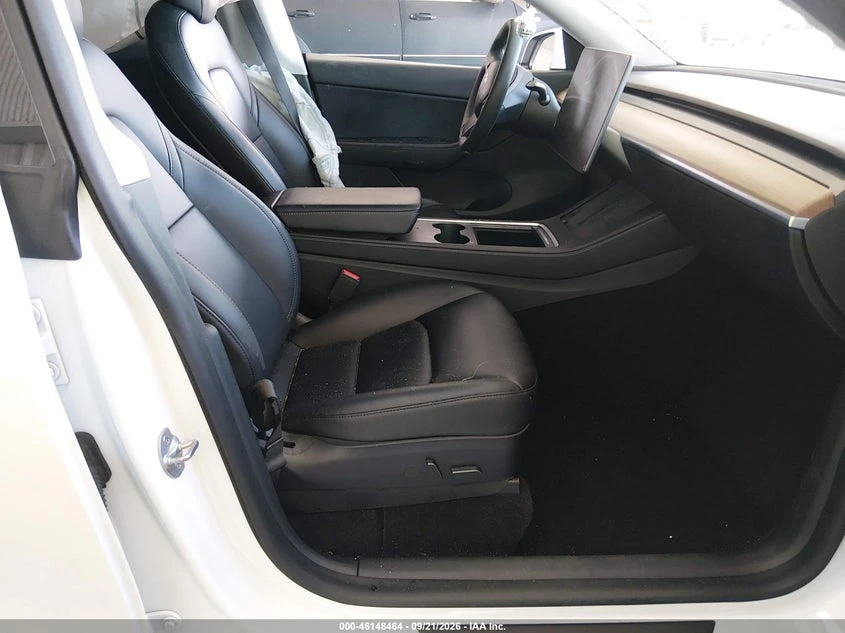 Tesla Model Y Long Range AWD, снимка 5 - Автомобили и джипове - 56579313