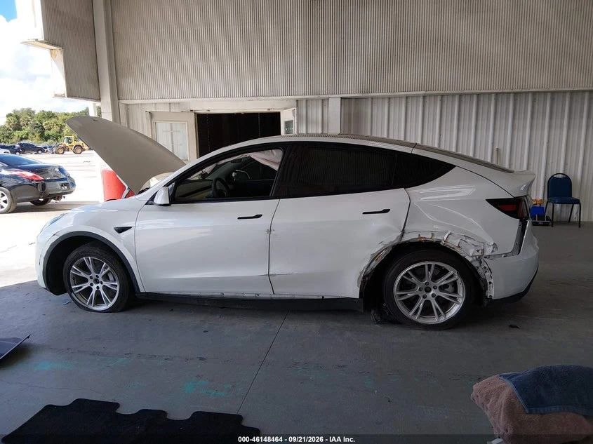 Tesla Model Y Long Range AWD, снимка 13 - Автомобили и джипове - 56579313