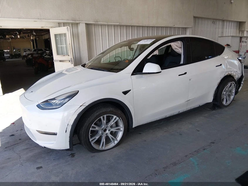 Tesla Model Y Long Range AWD, снимка 2 - Автомобили и джипове - 56579313