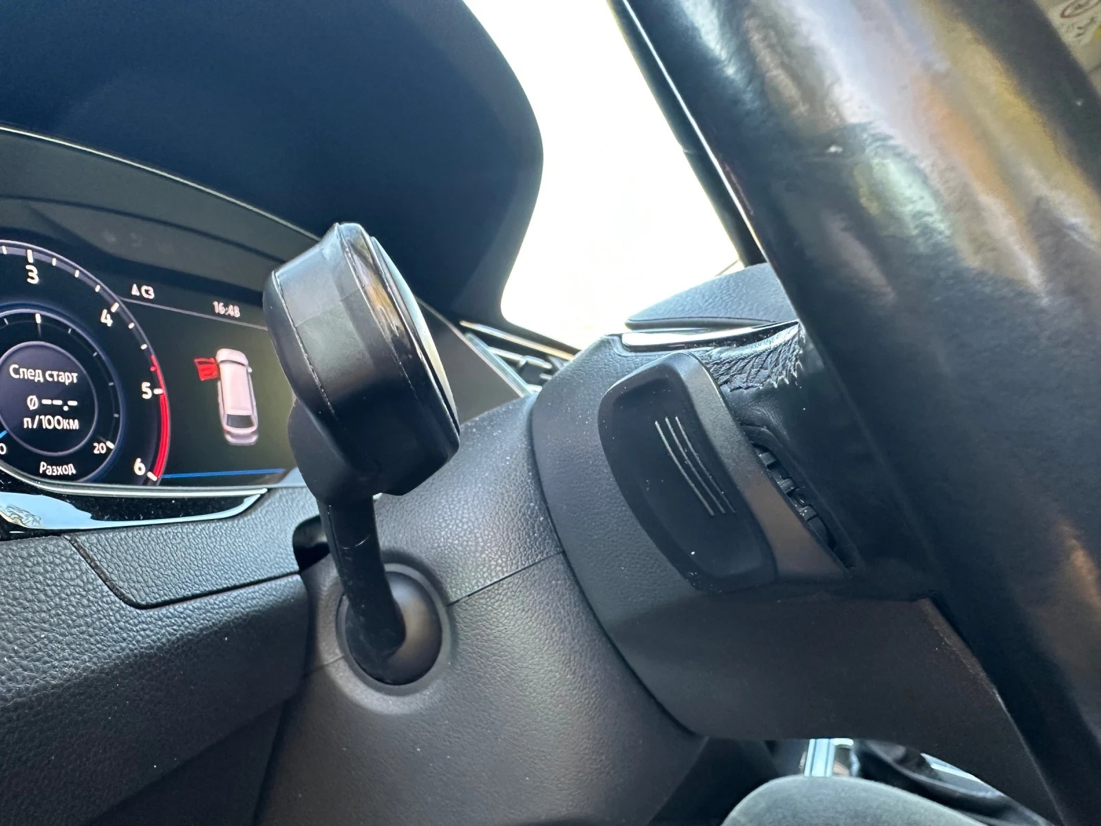 VW Passat Комби, снимка 14 - Автомобили и джипове - 56600914