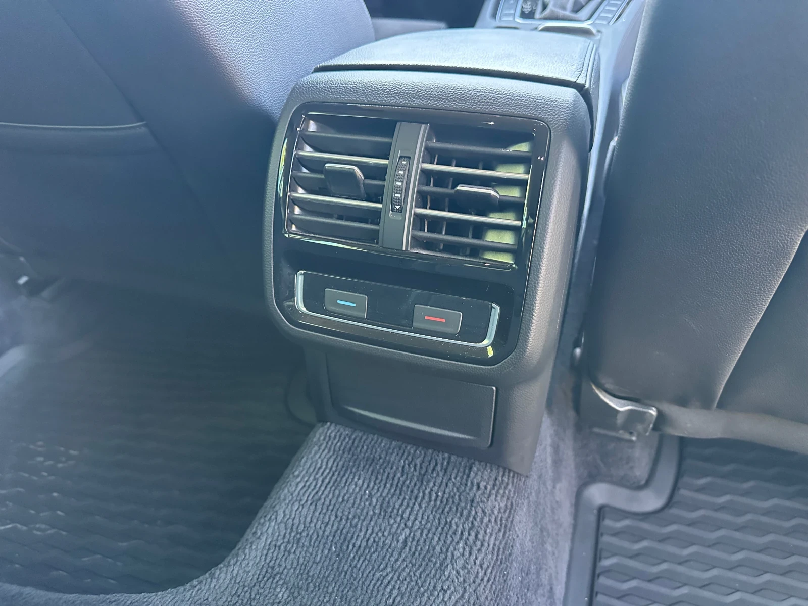 VW Passat Комби, снимка 8 - Автомобили и джипове - 56600914