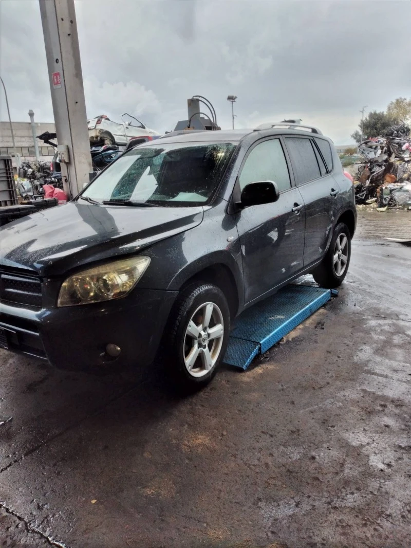 Toyota Rav4 2.0, снимка 1 - Автомобили и джипове - 43287963