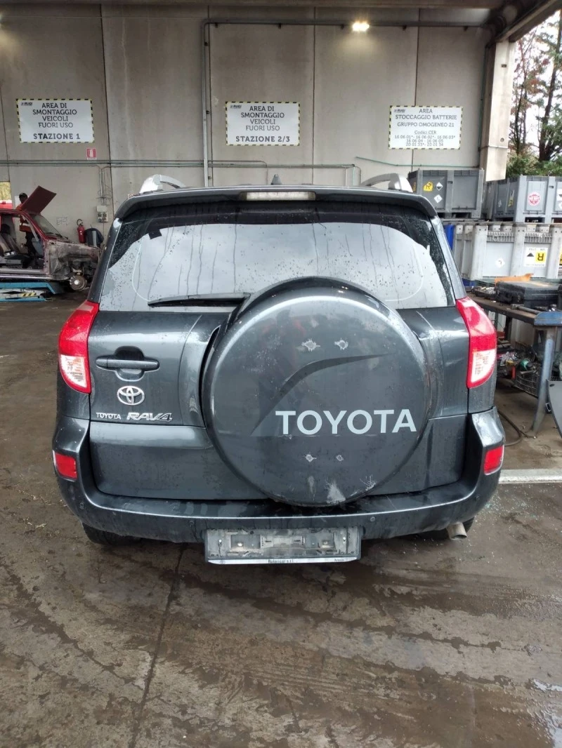 Toyota Rav4 2.0, снимка 2 - Автомобили и джипове - 43287963