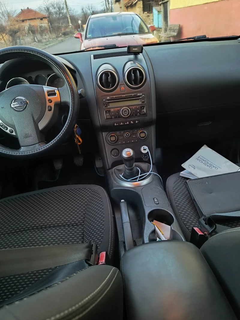 Nissan Qashqai, снимка 6 - Автомобили и джипове - 48602256