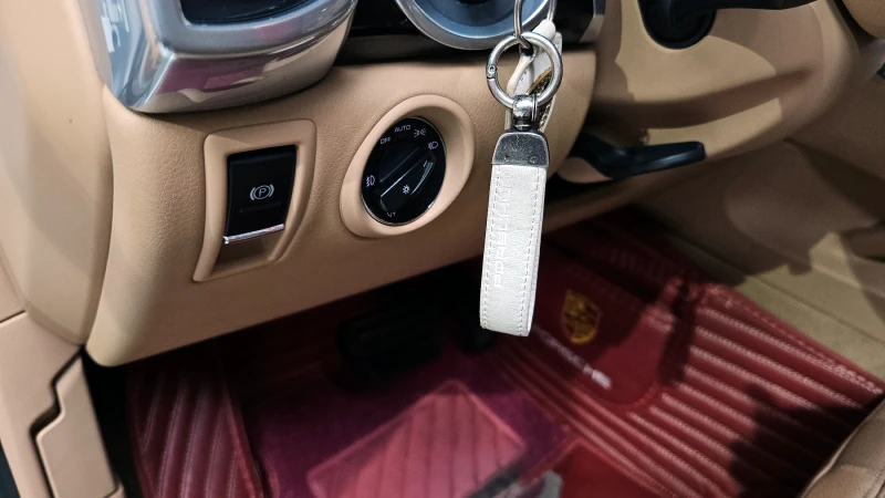 Porsche Cayenne 3.0, снимка 15 - Автомобили и джипове - 52015622
