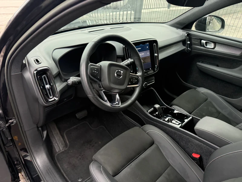 Volvo XC40 B3 , снимка 7 - Автомобили и джипове - 52380338