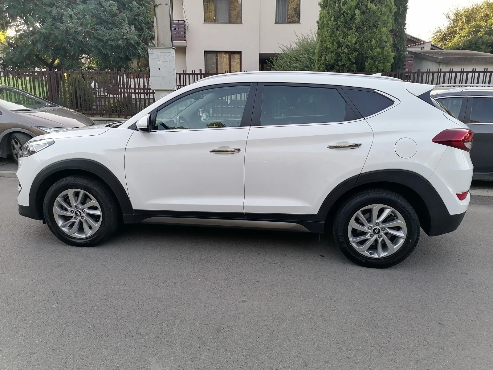 Hyundai Tucson 2.0CRDI 4X4 - изображение 6