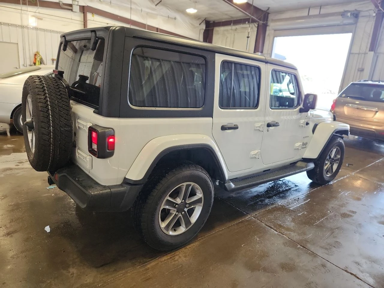 Jeep Wrangler UNLIMITED SAHARA/4X4/ - изображение 4