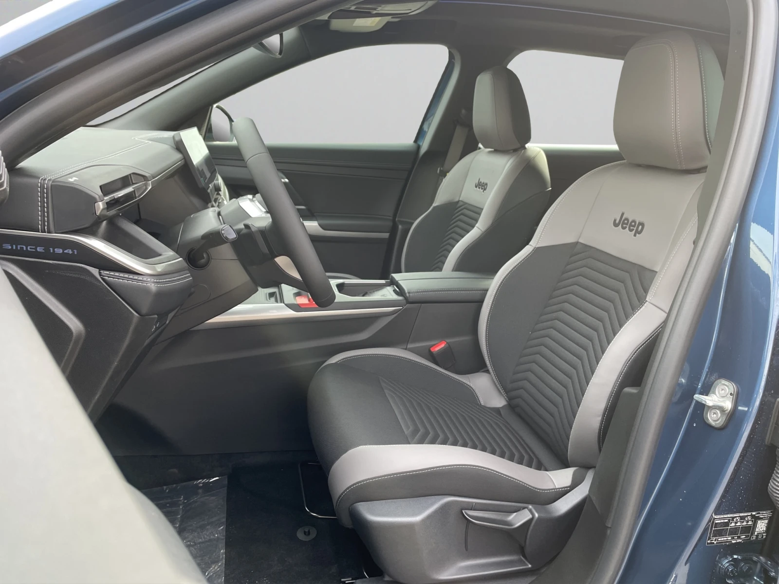 Jeep Compass ALTITUDE 1.2 e-Hybrid 48V Petrol 145 hp 6-DCT, снимка 12 - Автомобили и джипове - 53725878