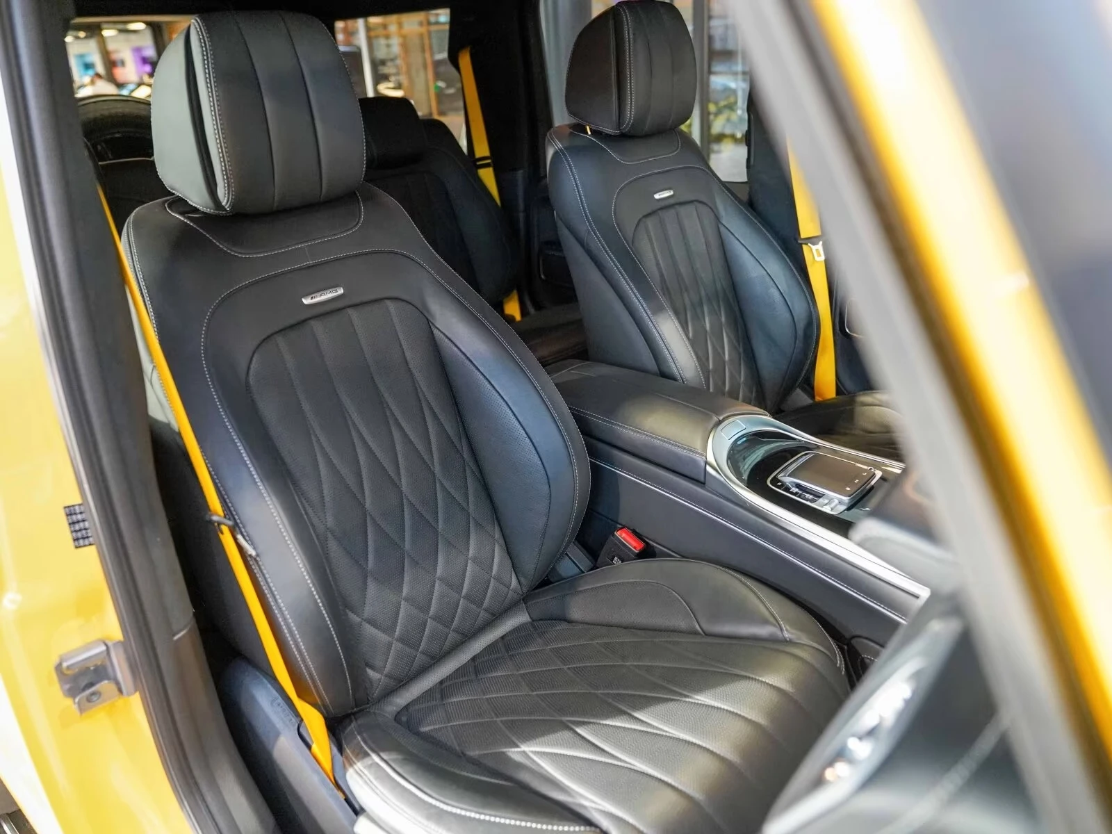 Mercedes-Benz G 63 AMG FACELIFT/ACTIVE RIDE/MANUFAKTUR/SUPERIOR/NIGHT/360, снимка 14 - Автомобили и джипове - 54038506