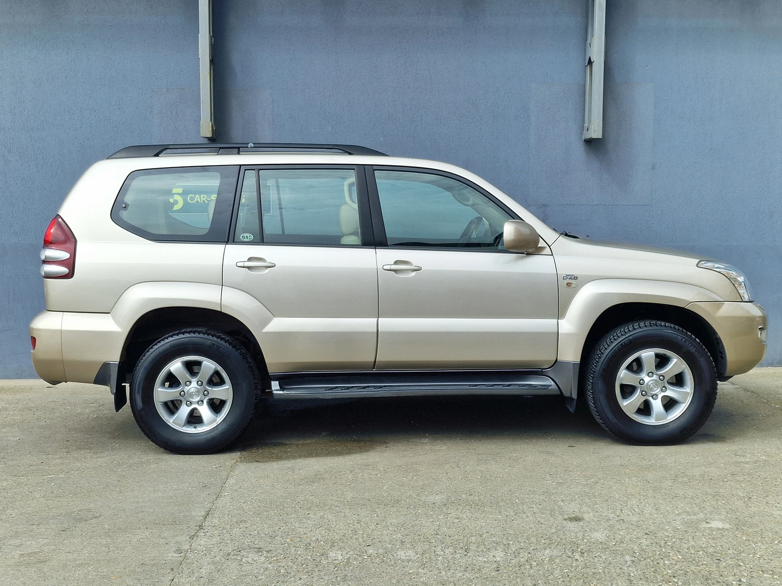 Toyota Land cruiser 3.0 D4D 145500km от България, снимка 8 - Автомобили и джипове - 54049156