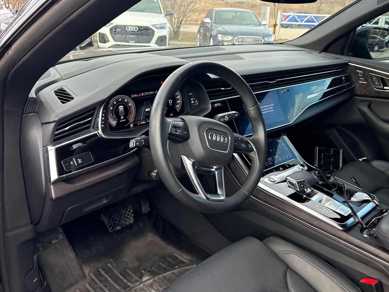 Audi Q8 * Technik S LINE* MATRIX* DISTRONIC* , снимка 5 - Автомобили и джипове - 54407434