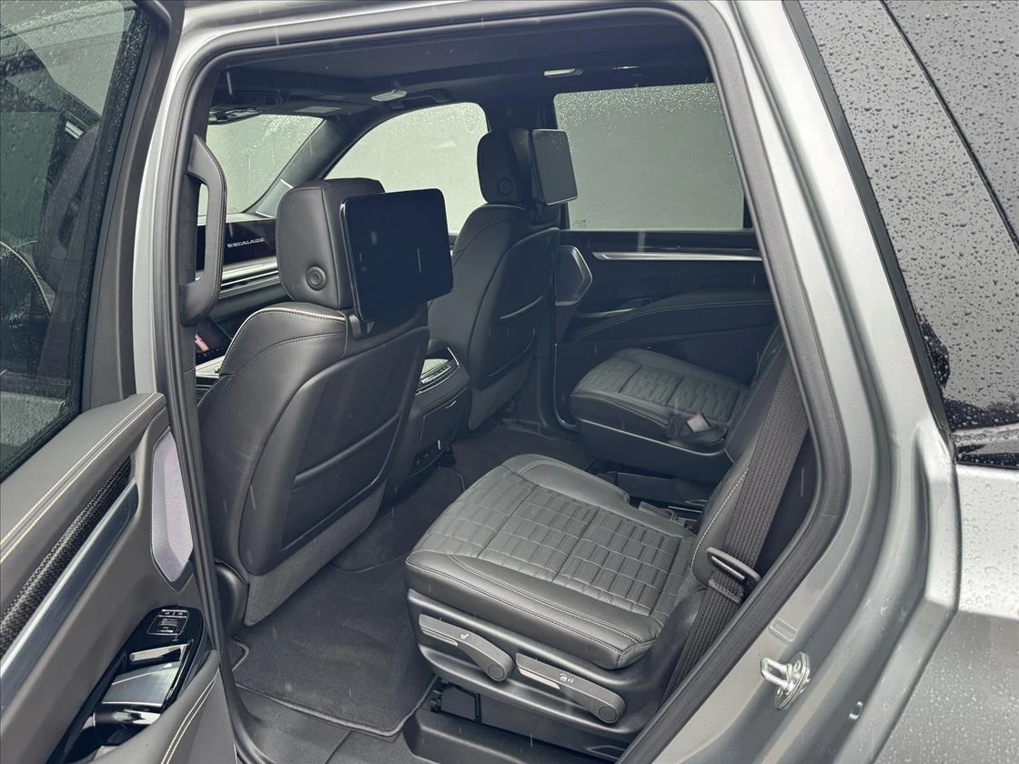 Cadillac Escalade V 6.2 Supercharged V8, снимка 17 - Автомобили и джипове - 54516811