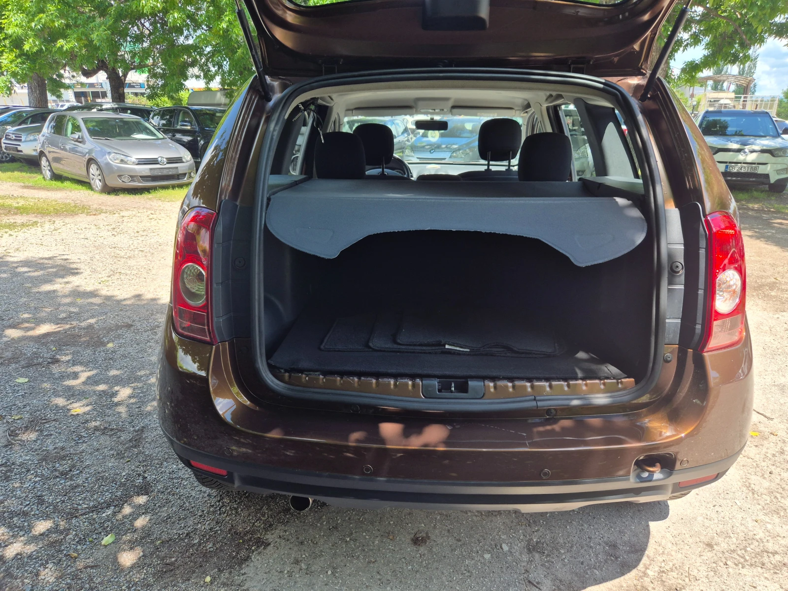 Dacia Duster 1.4DCI 4X4 НОВ ВНОС ОТ ИТАЛИЯ БЕЗ РЪЖДИ И ЗАБЕЛЕЖК, снимка 14 - Автомобили и джипове - 54668665