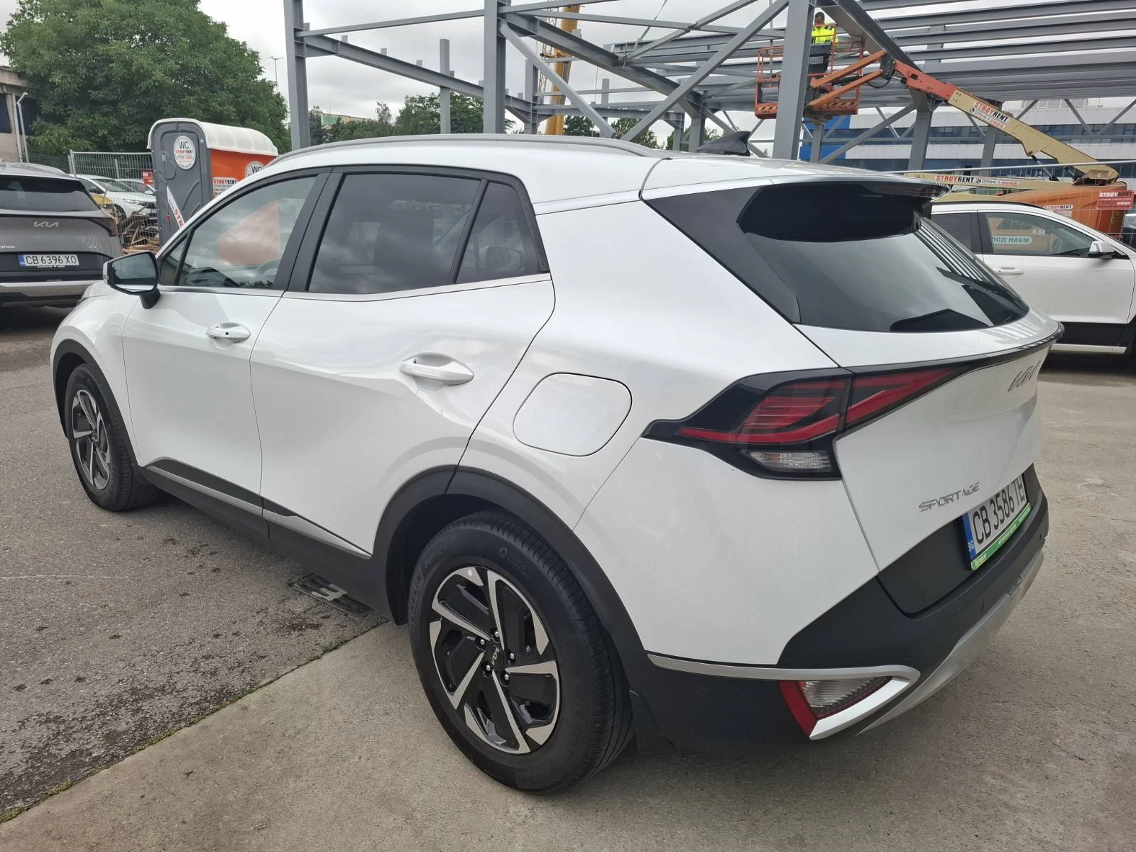 Kia Sportage 1.6 crdi  4x4 Гаранция, снимка 6 - Автомобили и джипове - 54944405