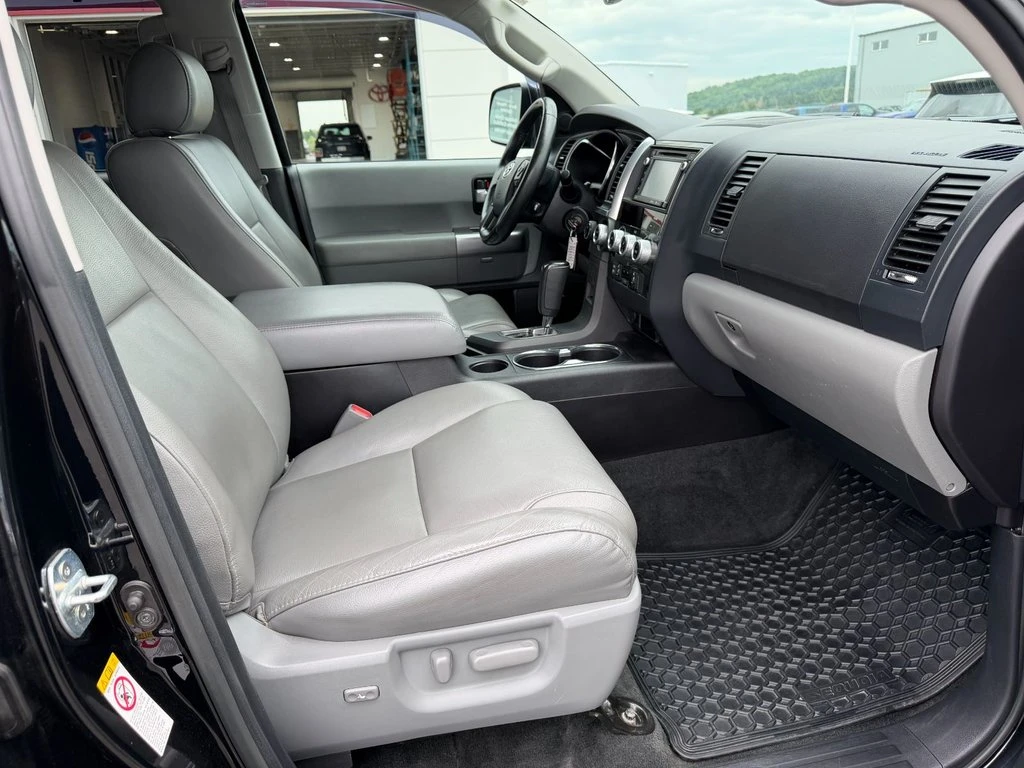 Toyota Sequoia LIMITED* 4WD* DISTRONIC* �.�����* �������* ������* | Mobile.bg � ����������� 10