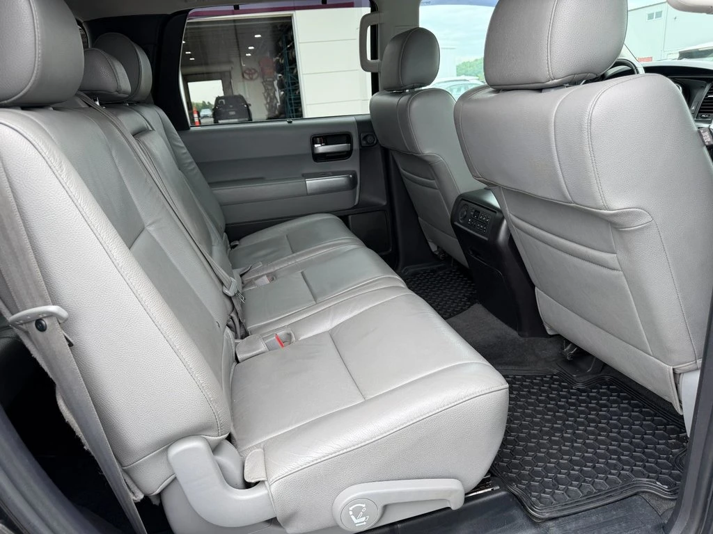 Toyota Sequoia LIMITED* 4WD* DISTRONIC* �.�����* �������* ������* | Mobile.bg � ����������� 14
