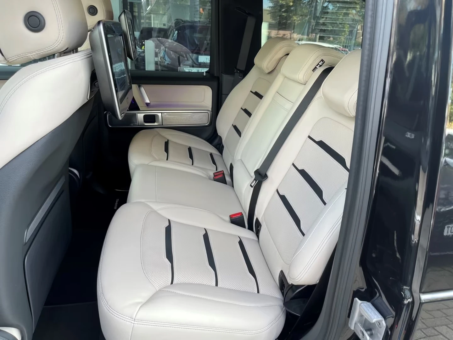 Mercedes-Benz G 63 AMG 4-MATIC BURMESTER 360-CAM NIGHT-PAKET TV, снимка 14 - Автомобили и джипове - 55434772