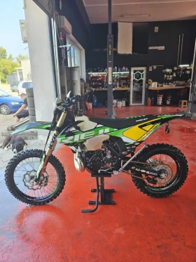 ����� �� �������� �� Rieju MR 300