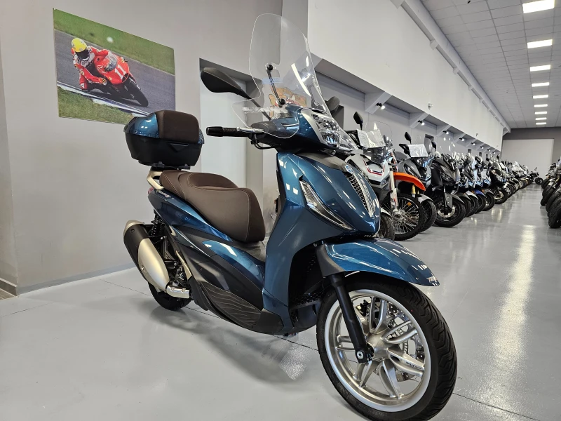 Piaggio Beverly 300 HPE, ABS-ASR, 2024г.-3836км.!, снимка 6 - Мотоциклети и мототехника - 49989103