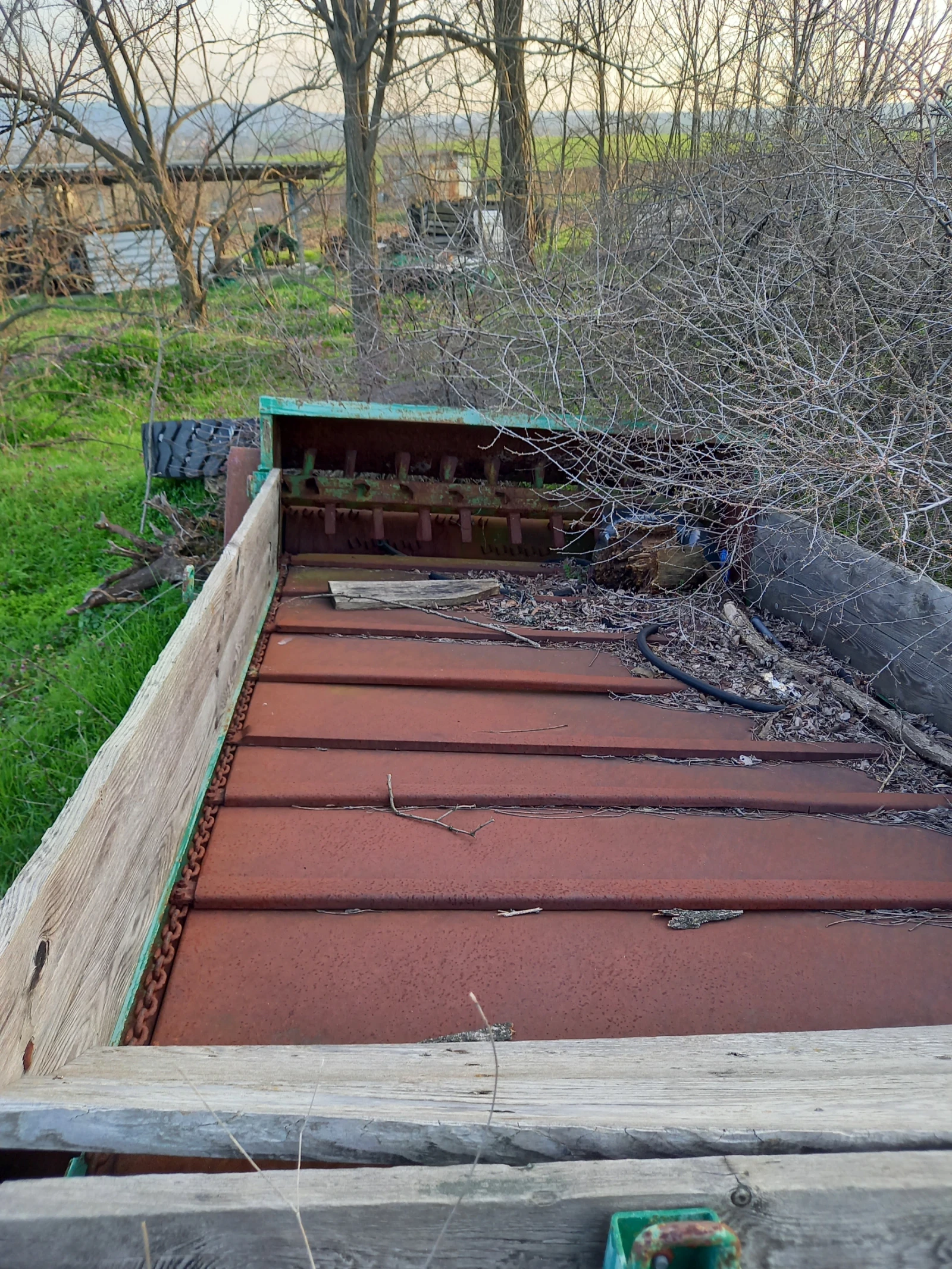 Специализирани машини Машини за лозя/овошки Тороразхвърлящо ремарке, снимка 2 - Селскостопанска техника - 53817460