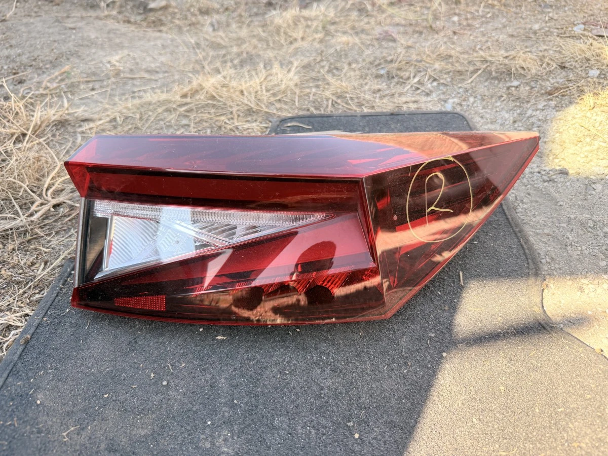 Десен стоп Skoda Enyaq 132KW 60 EcoSuite 2021 LED Динамичен 5LA945092A