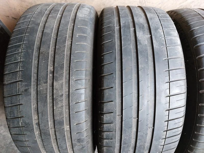 Гуми Летни 225/40R18, снимка 2 - Гуми и джанти - 37108637