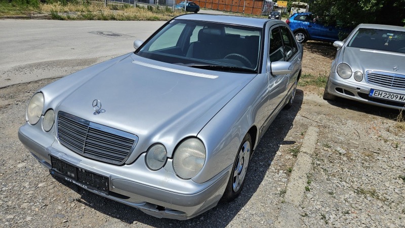 Mercedes-Benz E 200 CDI* Face-Lift, снимка 1 - Автомобили и джипове - 46426124