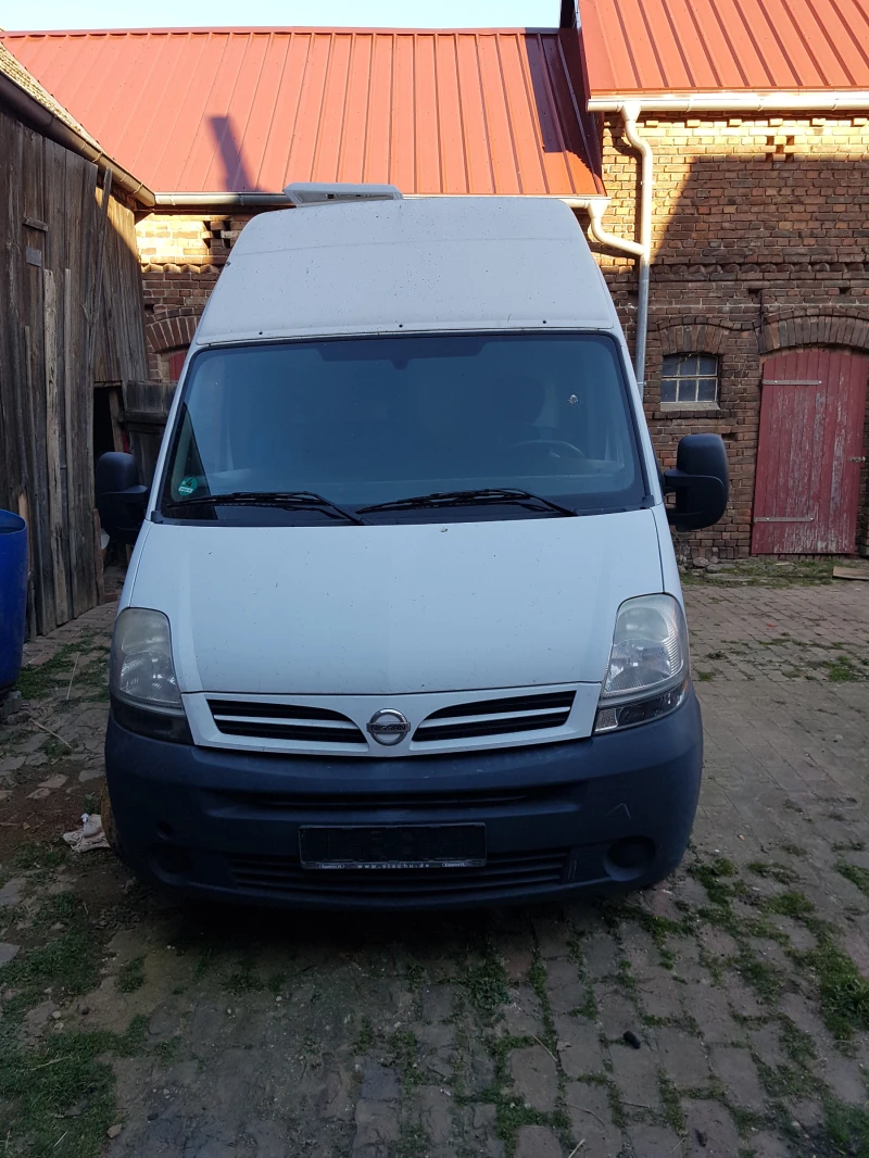 Nissan Pickup Camper, снимка 2 - Автомобили и джипове - 47075854