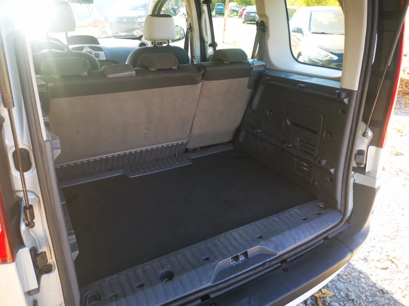 Renault Kangoo 1.6i/106ps, снимка 14 - Автомобили и джипове - 47863453