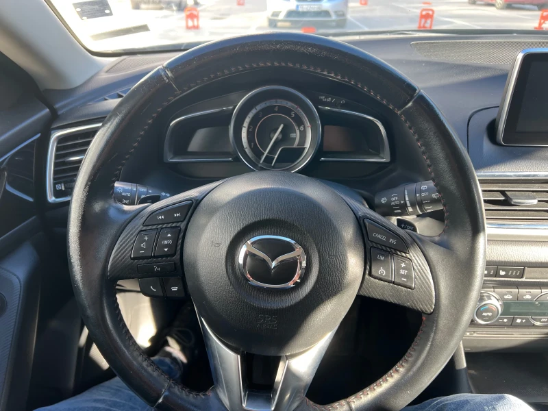 Mazda 3 SKYACTIVE 2.2 , снимка 8 - Автомобили и джипове - 48390932