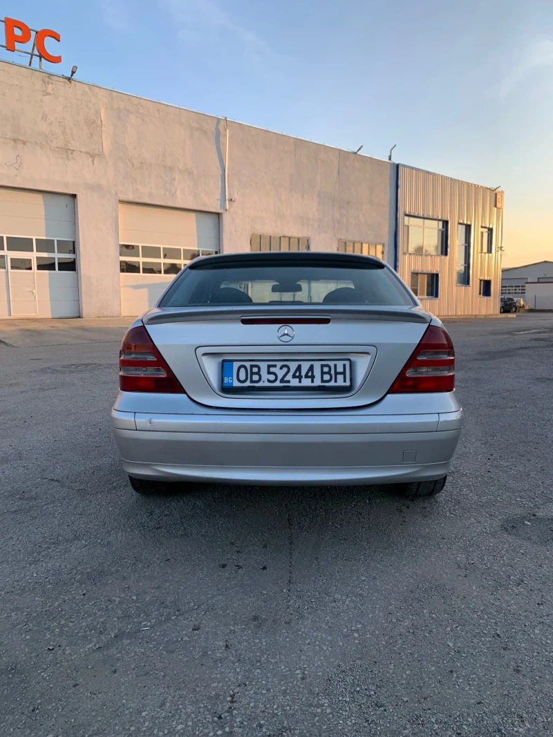 Mercedes-Benz C 220, снимка 3 - Автомобили и джипове - 48454091