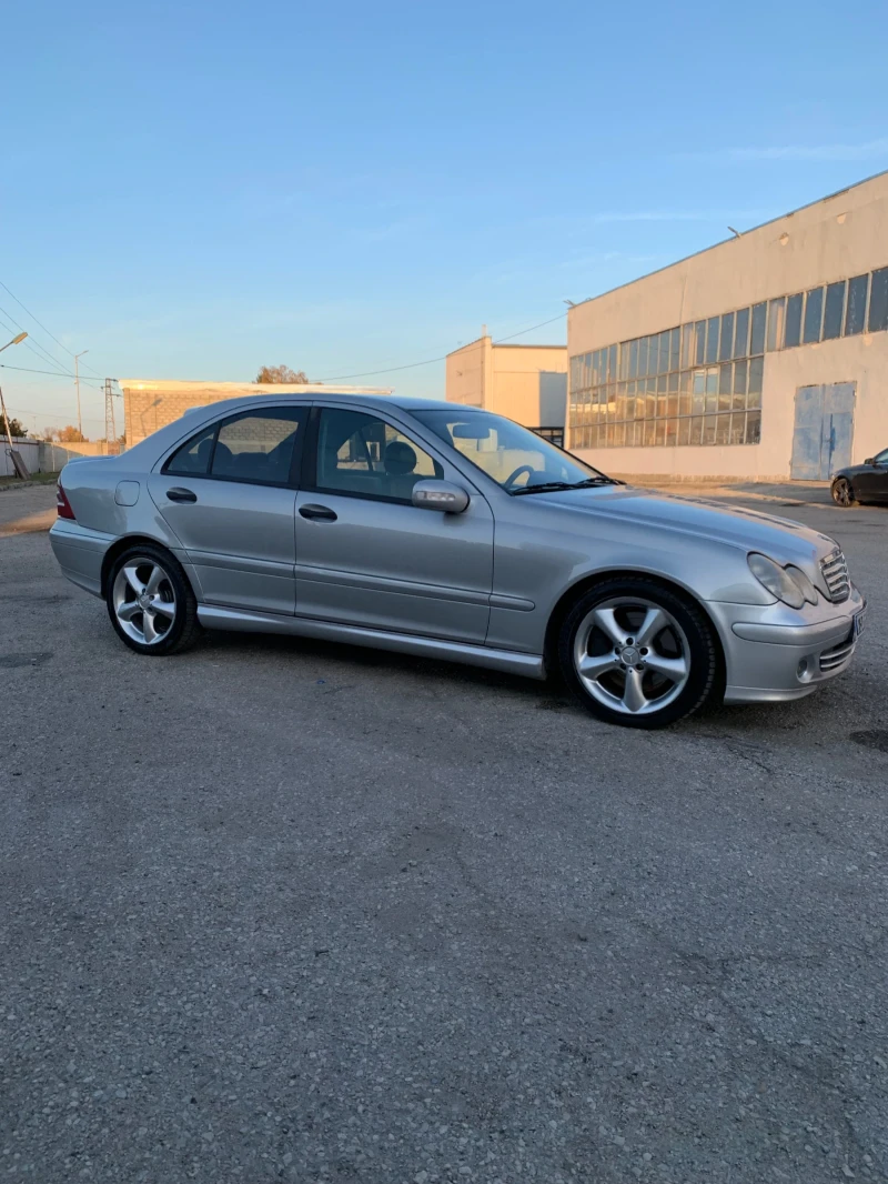 Mercedes-Benz C 220, снимка 5 - Автомобили и джипове - 48454091