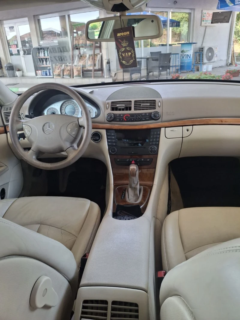 Mercedes-Benz E 240 Elegance, снимка 6 - Автомобили и джипове - 51147953