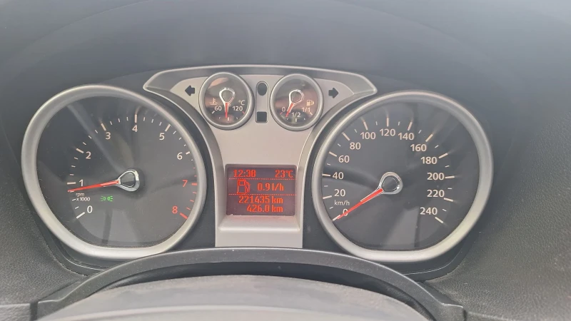 Ford Focus Benzin/LPG, снимка 9 - Автомобили и джипове - 51209059