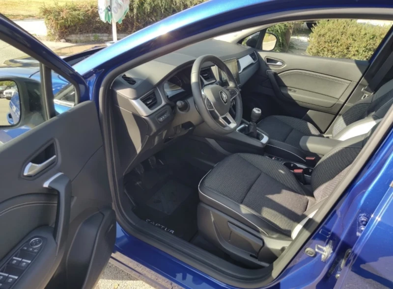 Renault Captur EURO 6-D, снимка 6 - Автомобили и джипове - 52833528