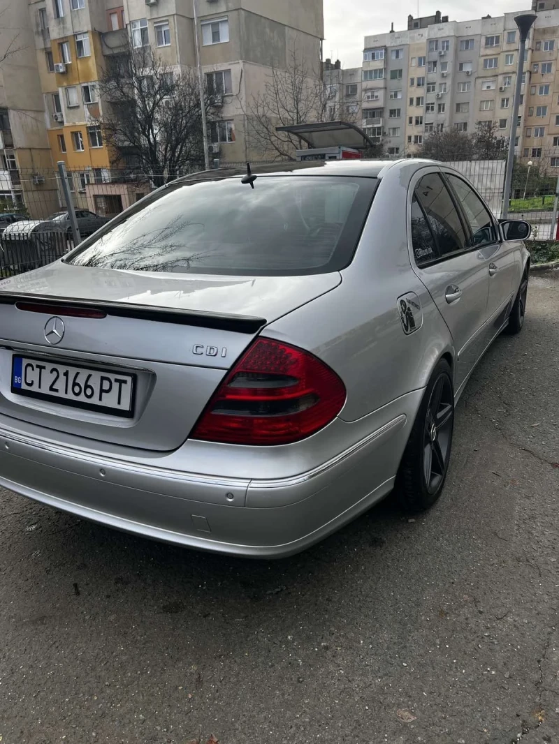 Mercedes-Benz E 320, снимка 5 - Автомобили и джипове - 52665646
