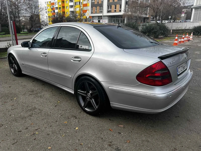 Mercedes-Benz E 320, снимка 4 - Автомобили и джипове - 52665646