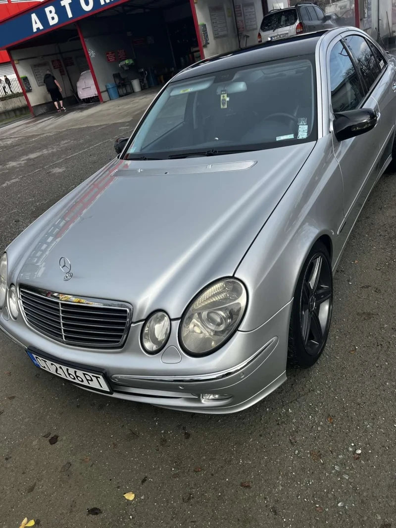 Mercedes-Benz E 320, снимка 3 - Автомобили и джипове - 52665646