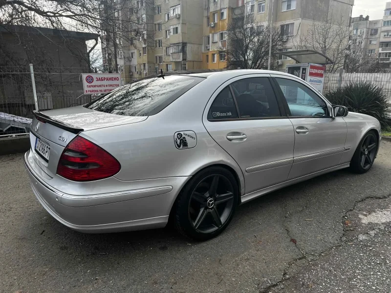 Mercedes-Benz E 320, снимка 6 - Автомобили и джипове - 52665646