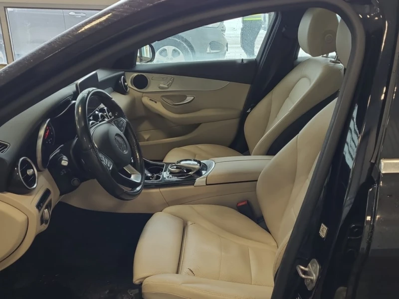 Mercedes-Benz C 300 * CARFAX * ФИНАНСИРАНЕ , снимка 5 - Автомобили и джипове - 52768674