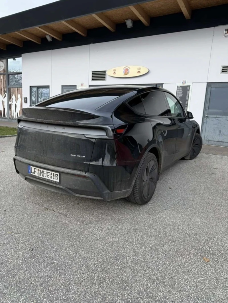 Tesla Y Juniper Long Range, снимка 3 - Автомобили и джипове - 52856607